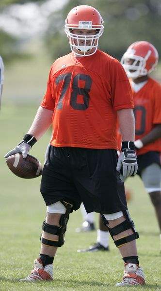 Falcons-Briggs-Lichtensteiger-have-home-teams-2