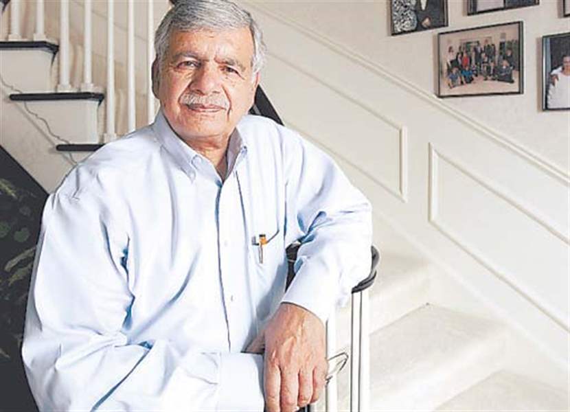 Hussain-breaks-mold-of-a-trustee