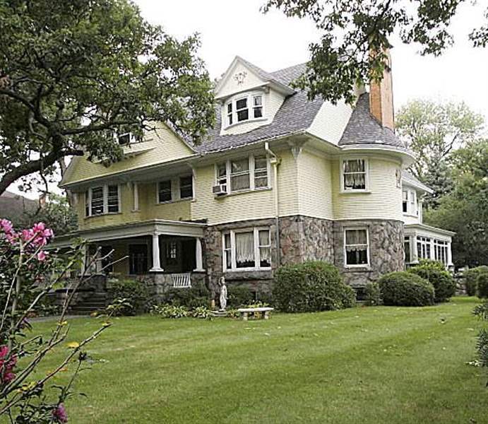 Pioneer-s-house-to-showcase-Glass-City