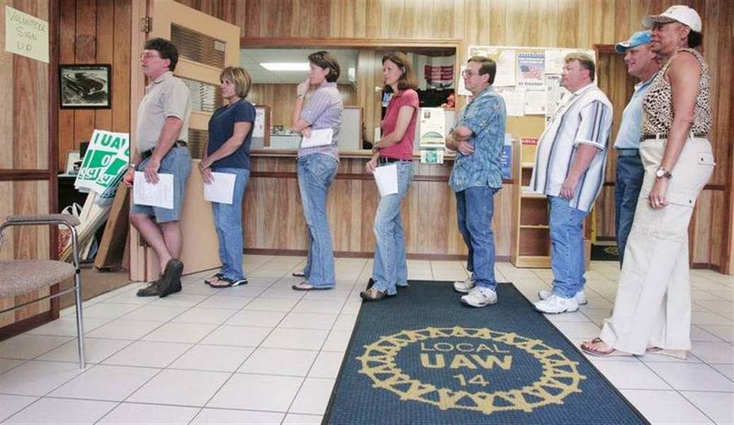 UAW-reaches-tentative-agreement-with-GM-ending-two-day-strike-2