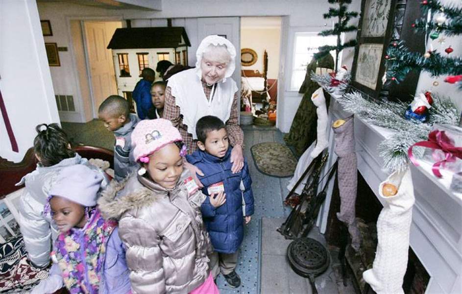 About-the-Wolcott-House-Yes-Virginia-the-museum-has-Santas-3