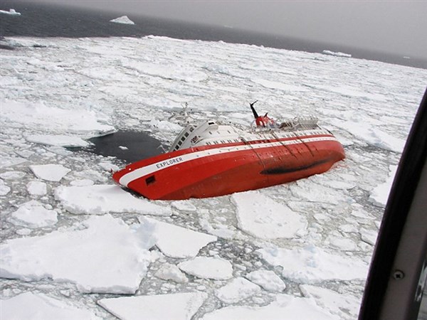 cruise in antarctica accident