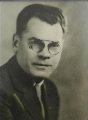 Nicholas J. Walinski spoke Polish when he set up a law practice in Toledo in 1908.