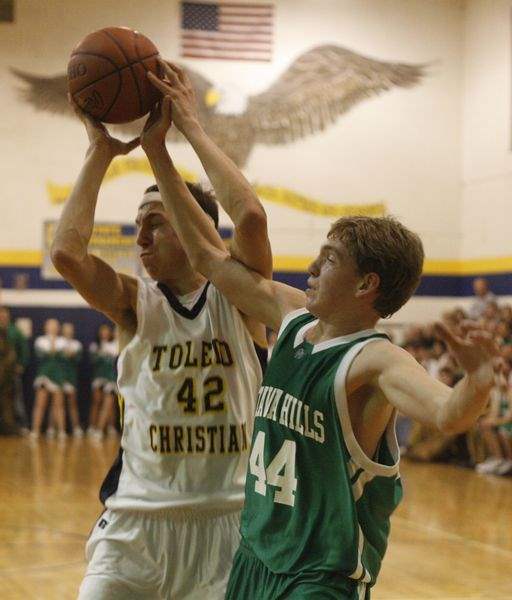 Sidelines-Toe-to-toe-in-TAAC