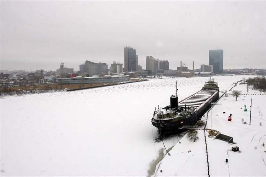 Big-storm-forecast-little-snowfall
