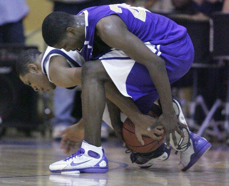 Jackson-s-basket-puts-Waite-in-CL-playoffs-2