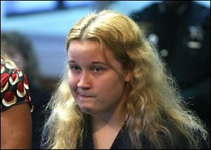 Mercades Nichols, 17, a suspect in the videotaped beating of another girl, was freed from jail after TV talk show Dr. Phil posted her bond.
<br>
<img src=http://www.toledoblade.com/graphics/icons/video.gif> <b><font color=red>AP VIDEO</b></font color=red>: <a href=