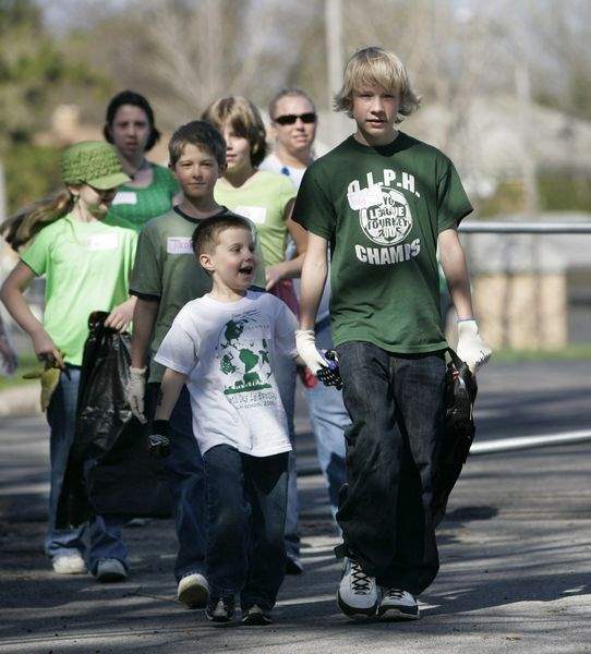 STUDENTS-MAKE-A-CLEAN-SWEEP-IN-SOUTH-TOLEDO