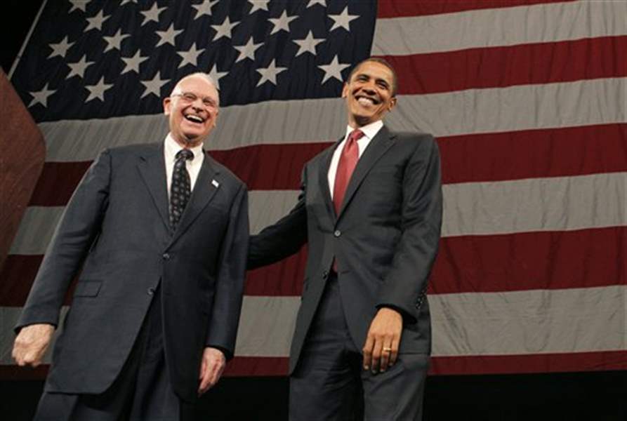 Barack-Obama-Lee-Hamilton