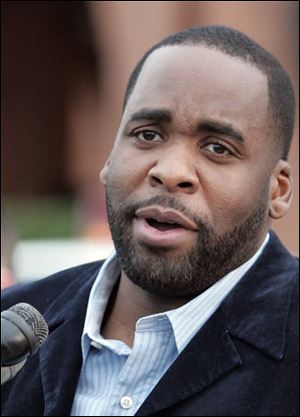 Kwame Kilpatrick
<br>
<img src=http://www.toledoblade.com/graphics/icons/photo.gif> <b><font color=red>VIEW</b></font color=red>: <a href=