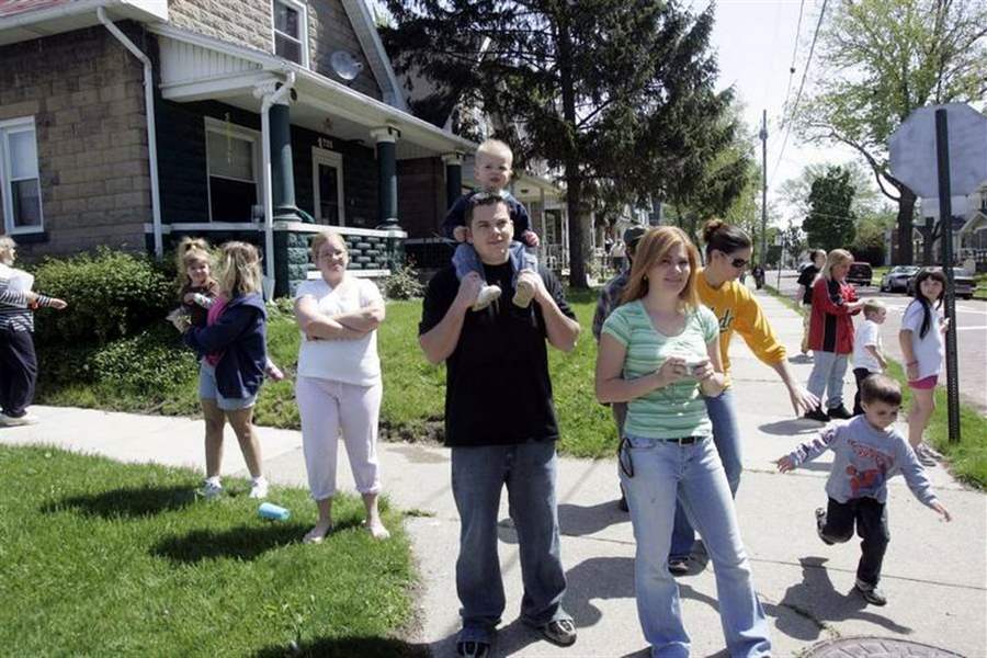 Trash-filled-Toledo-house-torn-down-2