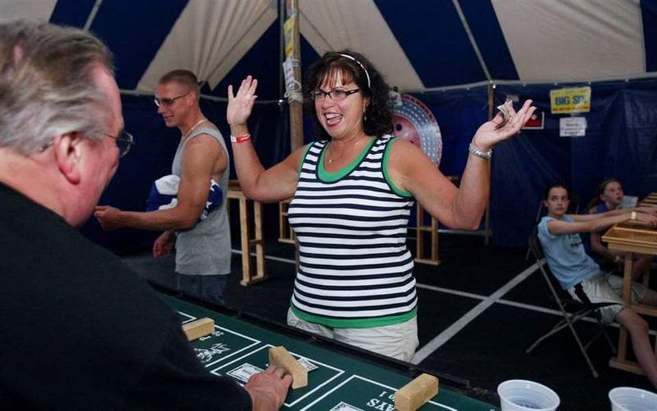 WINNERS-FLIERS-AND-GAMERS-AT-BLESSED-SACRAMENT-FESTIVAL