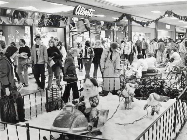 Curtain Closes On Long Troubled South Toledo Mall The Blade