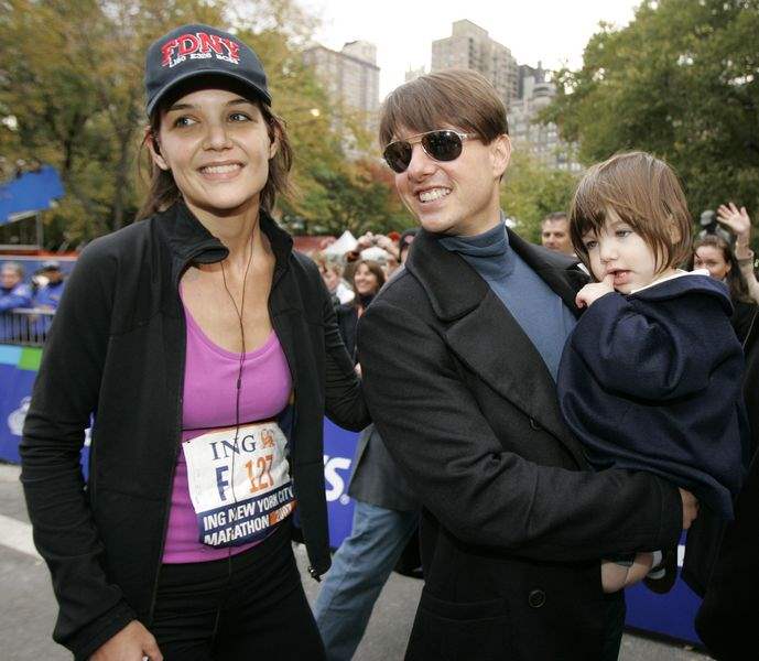 Katie-Holmes-Tom-Cruise-Suri-Cruise
