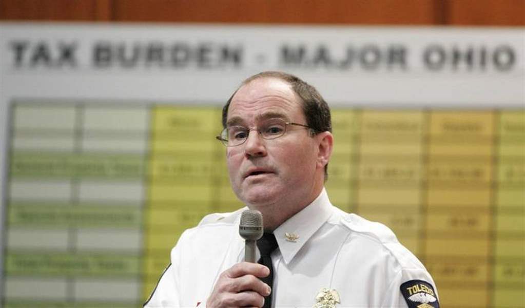 Navarre-s-plan-to-cut-costs-draws-ire-2