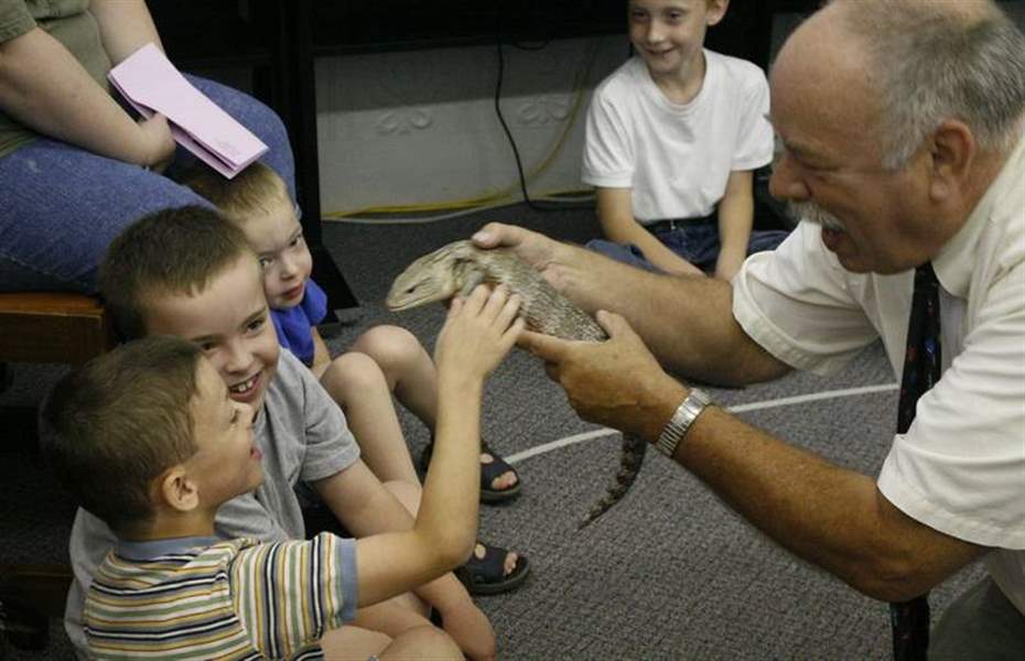CRITTERS-AT-THE-LIBRARY-IN-MONROE-2