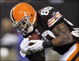 Browns tight end Kellen Winslow catches a five-yard touchdown pass in the first quarter. 
