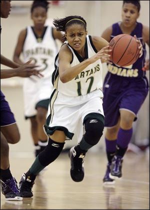 Maleeka Kynard speeds up the floor in the first quarter. In the fourth quarter such a drive led to the winning basket.