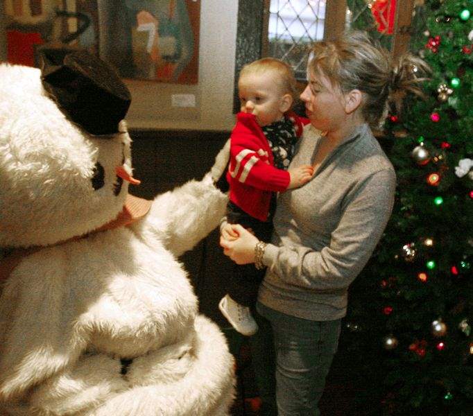 Waterville-welcomes-the-holidays-2