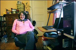 Self-proclaimed political junkie Lisa Renee Ward maintains Glass City Jungle, a blog devoted to local politics and issues. She devotes six to seven hours each day posting to her six blogs.