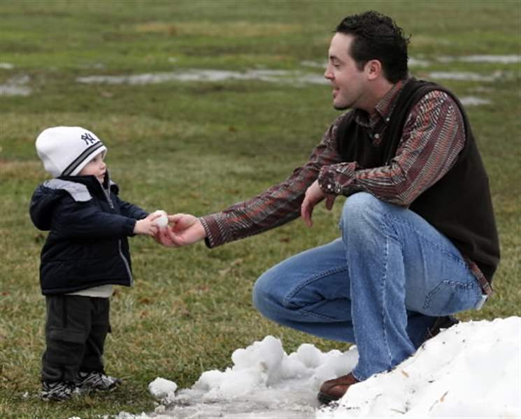 Snow-ice-records-melt-as-weather-waxes-warm-2