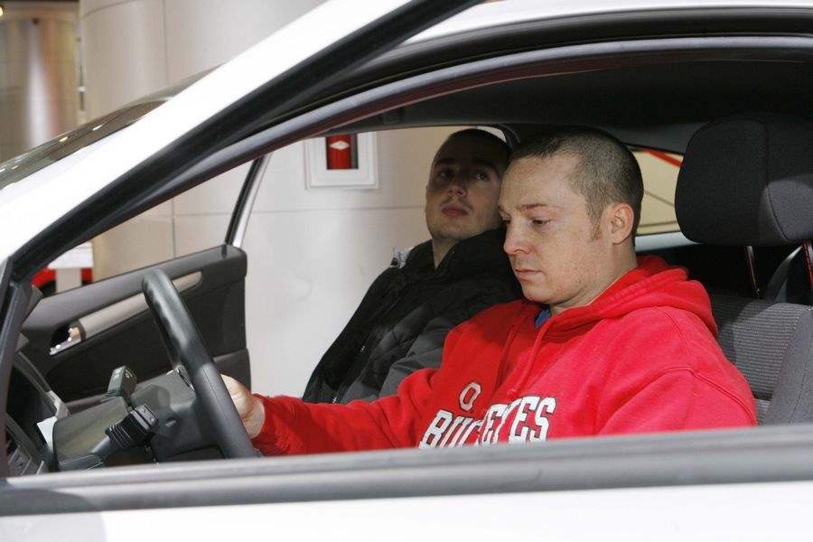 Car-connoisseurs-enjoy-razzle-dazzle-in-Detroit-3