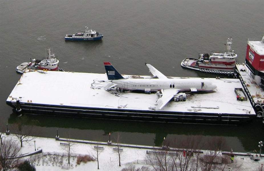 Fuel-drained-from-US-Airways-jetliner-to-prepare-for-move-across-Hudson