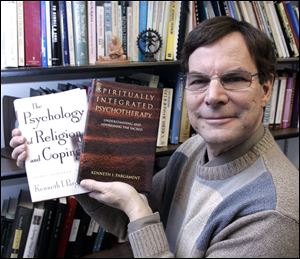 Ken Pargament, psychology professor at Bowling Green State University, says,  A lot of the positive psychology concepts nowadays are deeply rooted in religious and spiritual traditions. 