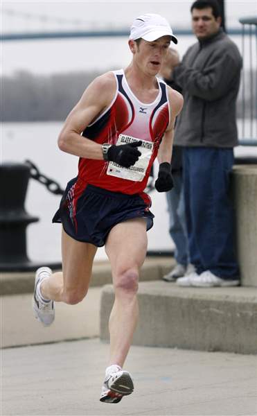 Runner-tries-for-record-as-Rocky