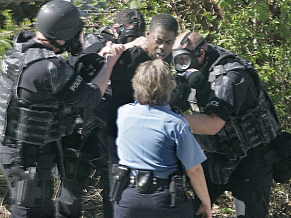 Man taken into custody after standoff with Toledo police | The Blade