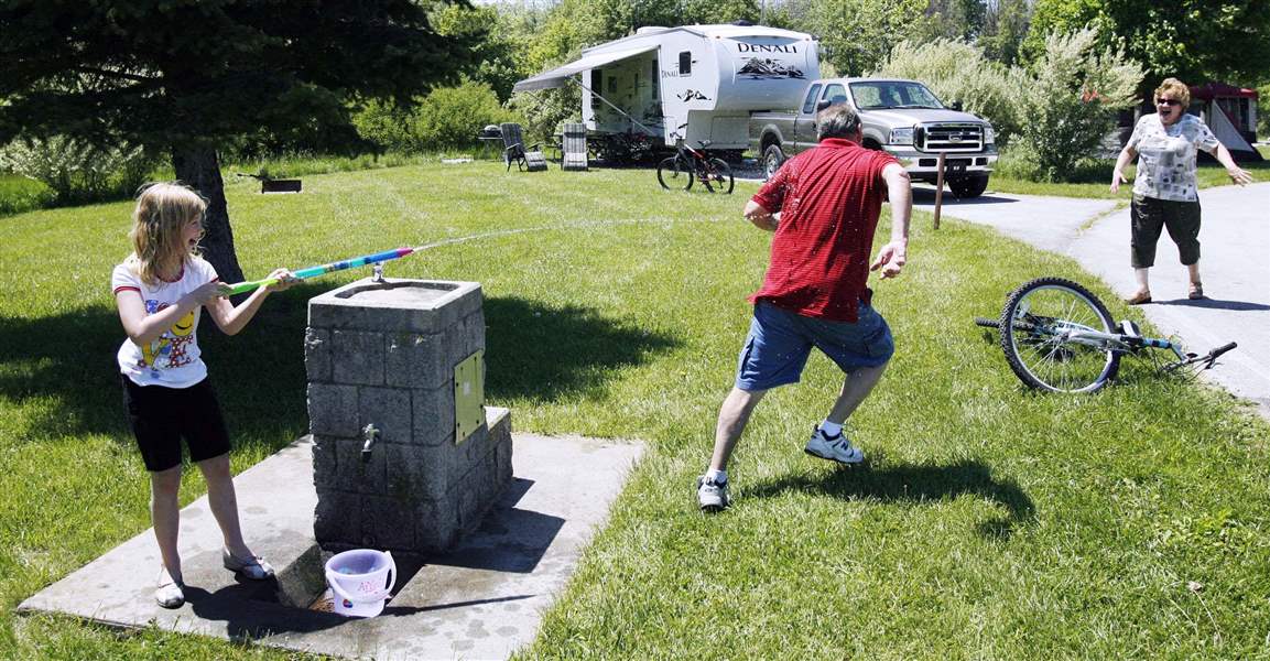 Happy-campers-gear-up-for-Memorial-Day-travel