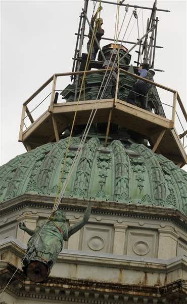 Lady-Justice-back-in-place-at-Wyandot-County-courthouse-2