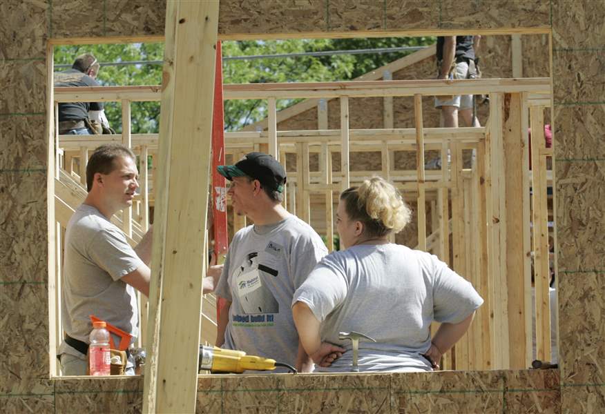 Habitat-for-Humanity-builds-families-futures