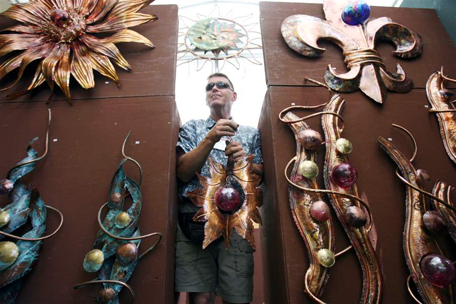 Thousands-drawn-to-wares-at-Toledo-Botanical-Garden