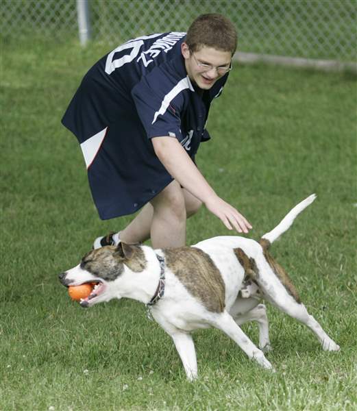 Monroe-program-for-teens-is-going-to-the-dogs-2