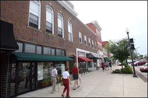 Downtown Perrysburg retains its historic charm that lures shoppers and strollers. The city also has industry, big-box shopping, and large, stately homes in its architectural mix. 