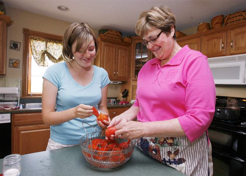 Canning-tomatoes-Preserve-flavor-of-summer