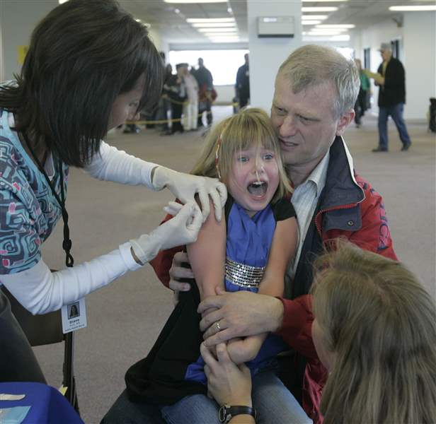 Area-health-departments-vaccinate-high-risk-people-for-H1N1-virus-2