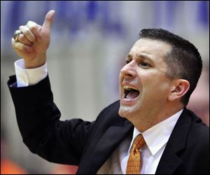 Bowling Green's Curt Miller became the fastest women's coach in MAC history to reach 200 wins, needing 279 games to reach the milestone.