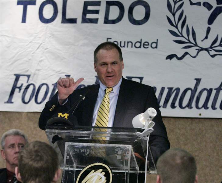 UM-coach-entertains-Maumee-crowd