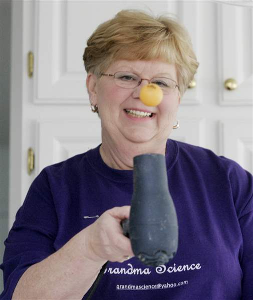 Experiments-in-fun-Grandma-Science-aka-Dawn-Shock-makes-lessons-entertaining-2