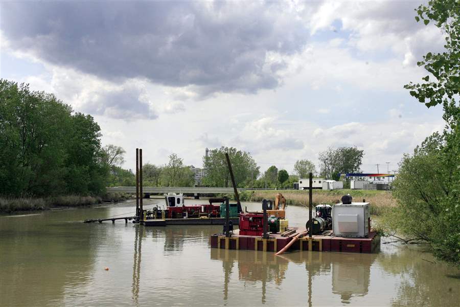 49M-dredging-under-way-on-Ottawa-River-2
