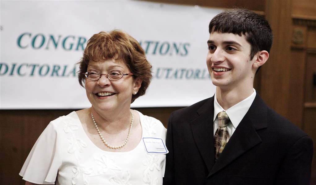 TPS-honors-valedictorians-salutatorians-for-excellence-2