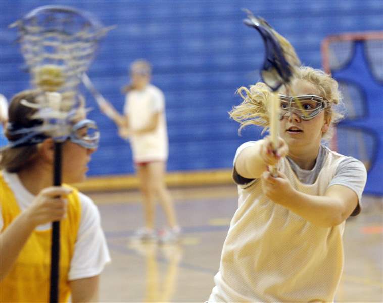 St-Ursula-taking-aim-at-lacrosse-tournament-2