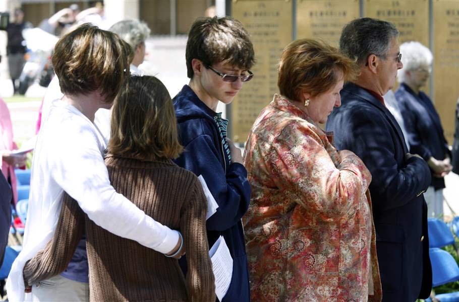 Slain-Toledo-police-officers-honored