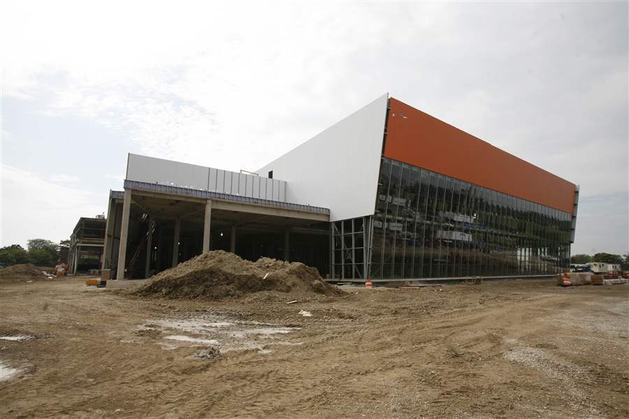 A-BGSU-jewel-Stroh-Center-on-pace-for-completion-in-2011
