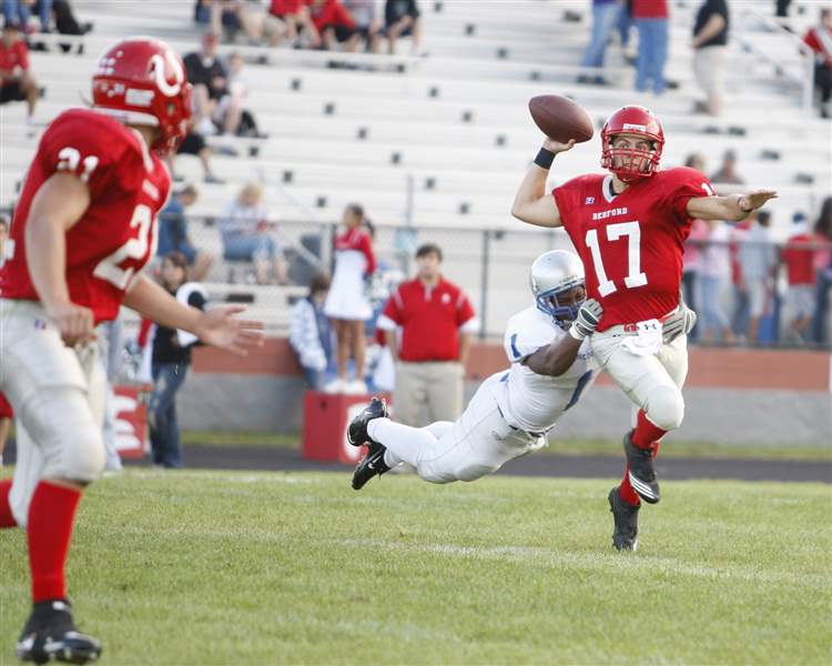 Sidelines-Bedford-football-team-believes