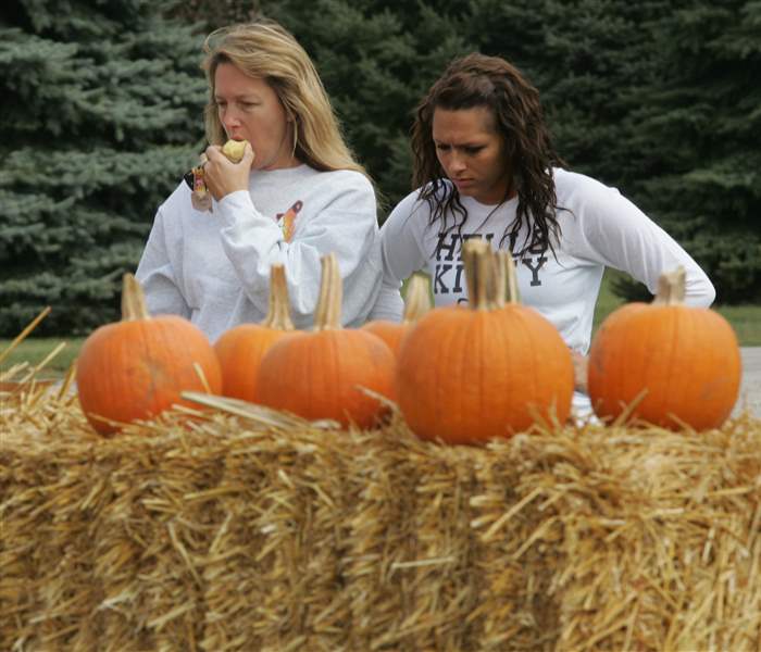 Celebrating-the-harvest-in-Ottawa-Lake
