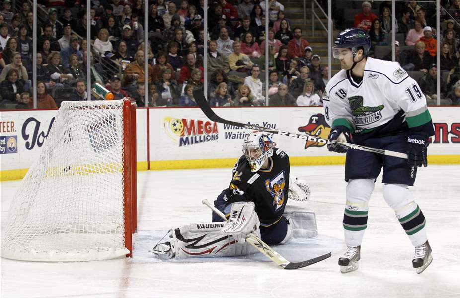 Walleye-ripped-by-Everblades