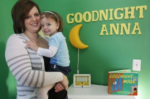 Goodnight-Moon-Room-Mom